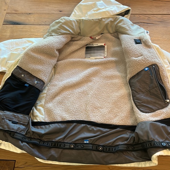 Bonfire women’s snowboarding jacket - Picture 5 of 7